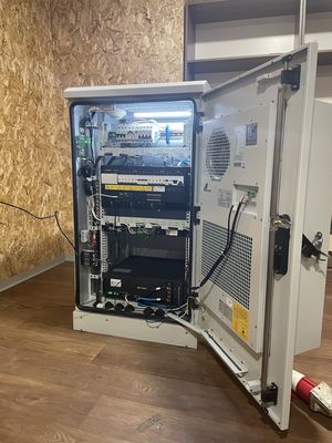 Soğutma sistemi ile 19 inç 18U Standart Dış Telekom Dolabı