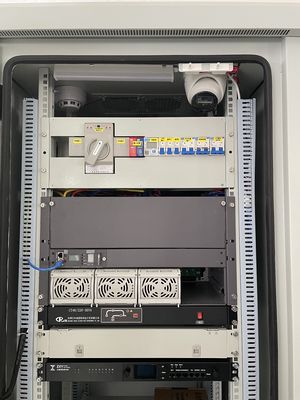 IP55 Dış Mekan Batarya Kabini, Telekom için Gömülü Güç Sistemi 9KW 48VDC Redresörlü
