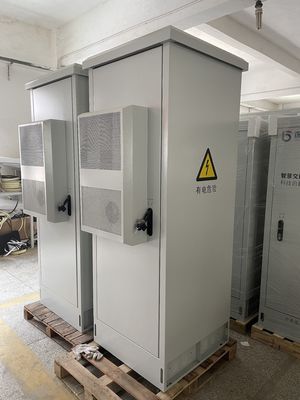 IP55 Dış Mekan Batarya Kabini, Telekom için Gömülü Güç Sistemi 9KW 48VDC Redresörlü