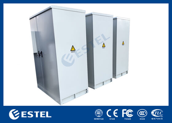 IP65 42U Çift Bölmeli Dış Mekan Elektrik Kabini – RAL7035, Geliştirilmiş Dayanıklılık ve Koruma için 1,5 mm Galvanizli Çelik ve SUS316 Paslanmaz Çelik Yapı